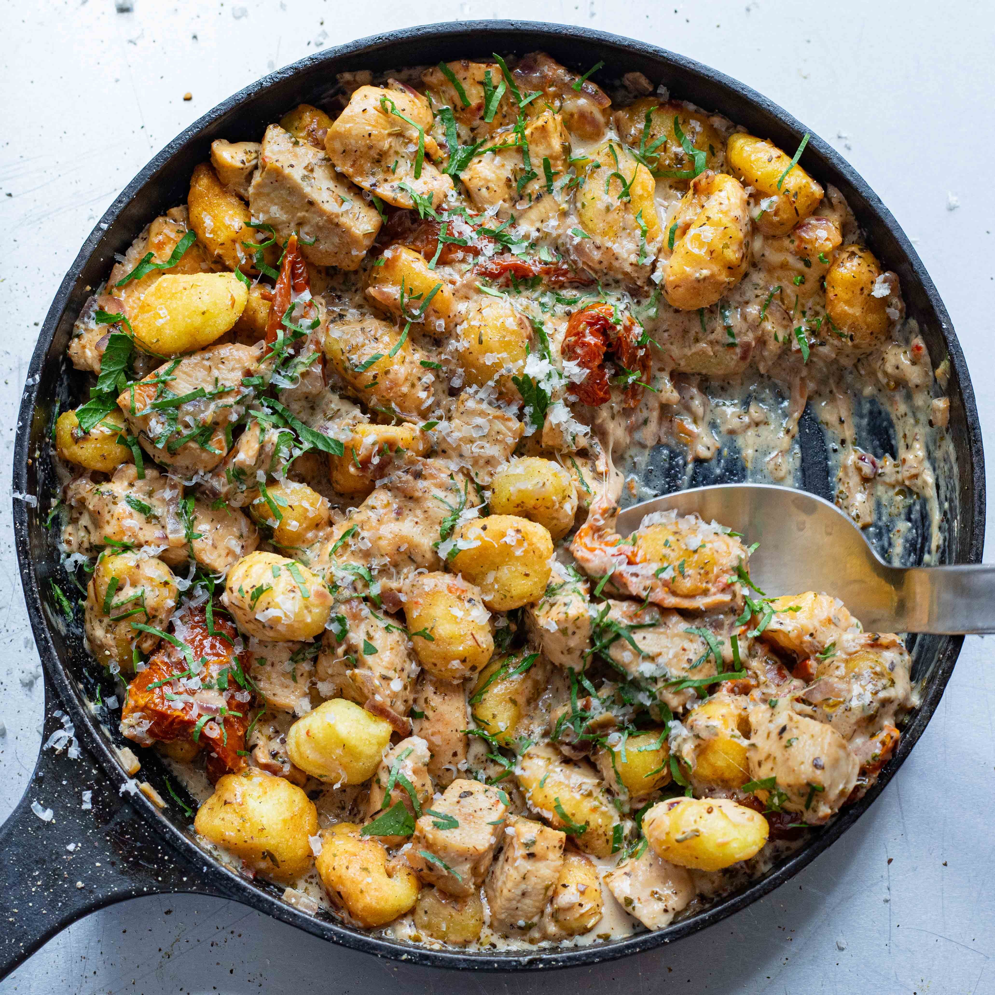 Creamy Garlic & Herby Chicken Gnocchi-image