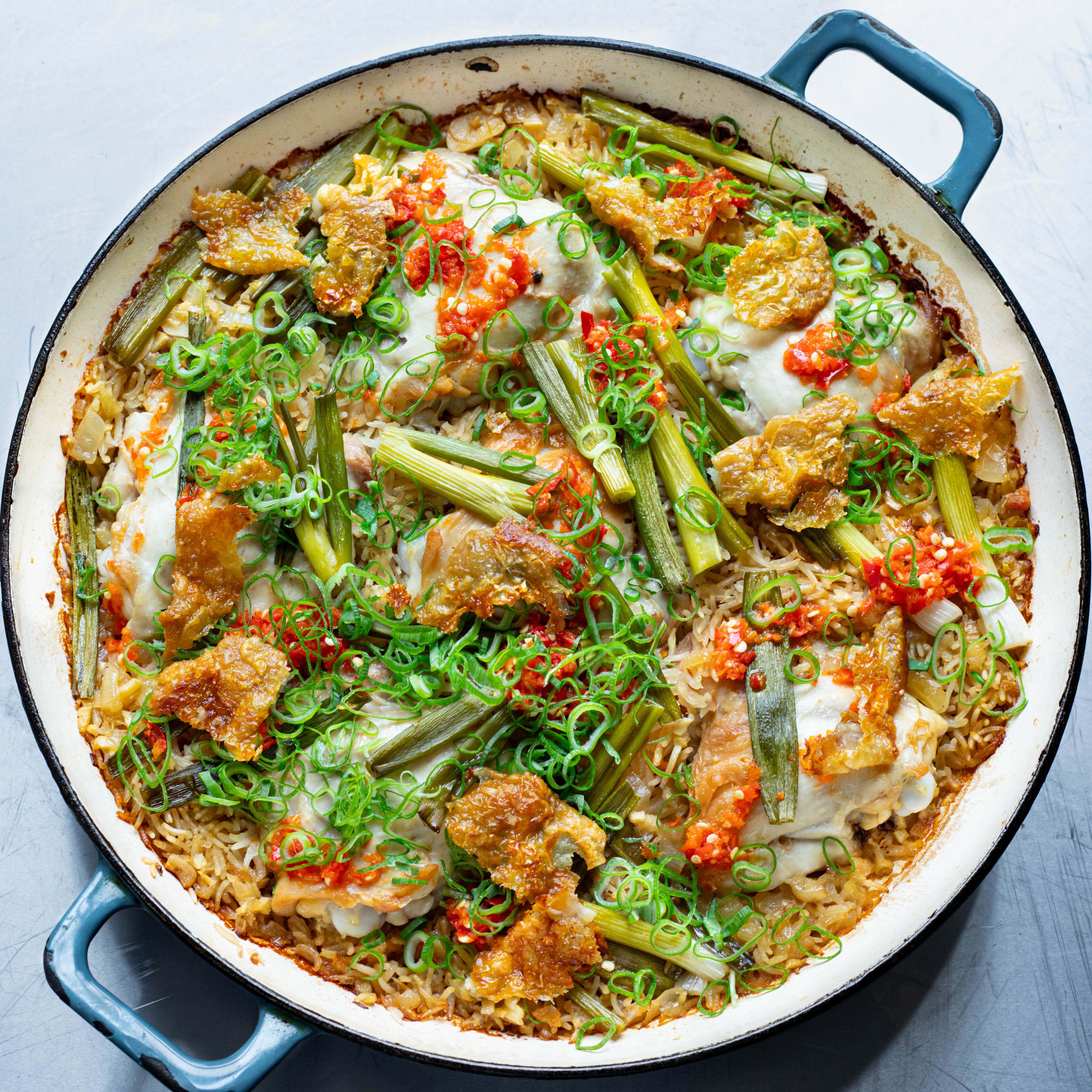 One-Tray Baked Chicken Rice with Chilli Vinegar-image